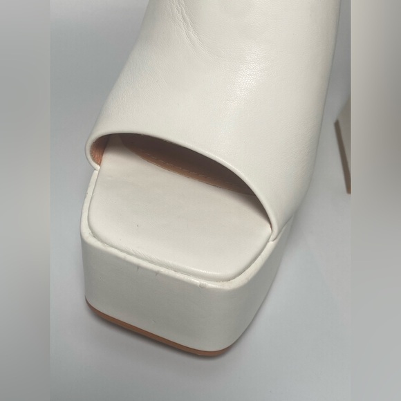 Lemon Drop White Platform Block Heel Mules - Picture 12 of 12